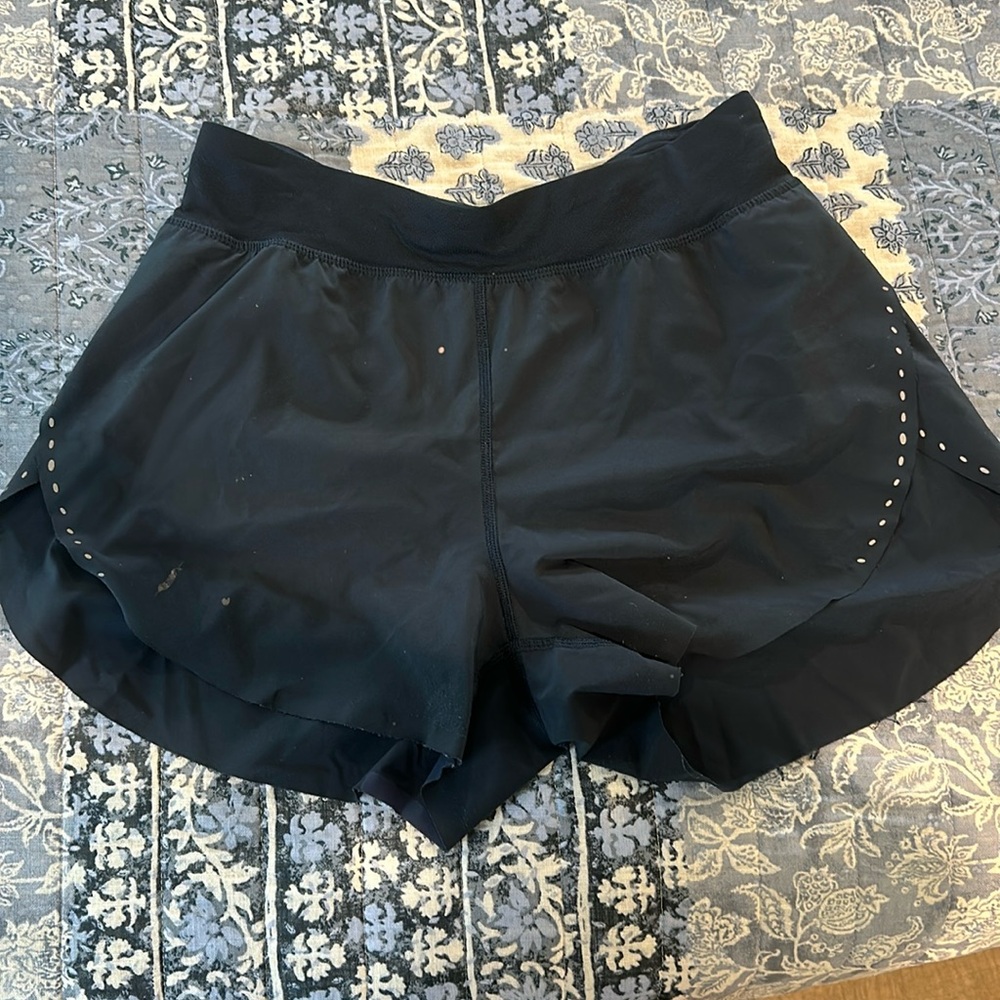 lululemon find your pace shorts